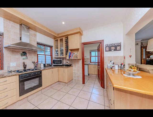 3 BEDROOM CLUSTER FOR SALE IN BROADACRES